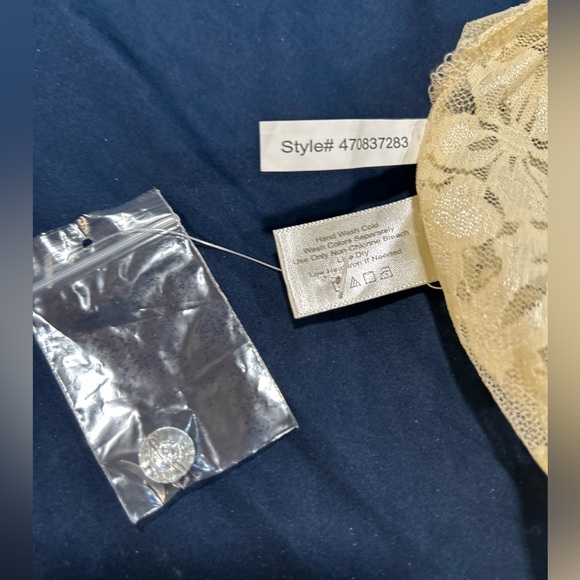 Brand new BOSTON PROPER VICTORIAN LACE TOP in a cream color in size large - Picture 16 of 16